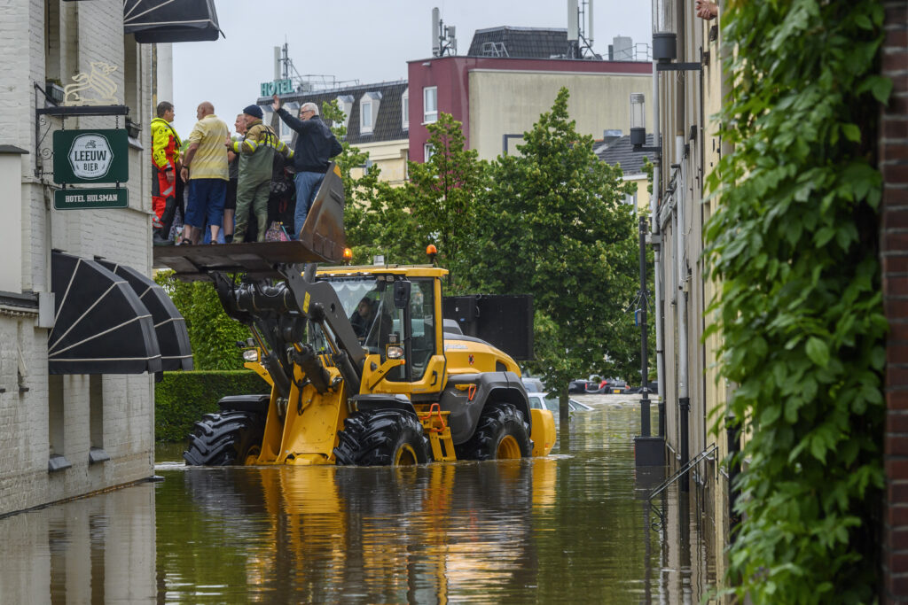Evacuatie Valkenburg in volle gang